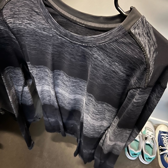 Men’s Lululemon L/S Tee - Picture 2 of 2